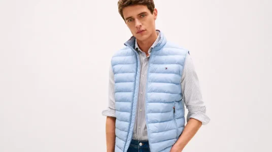 Chaleco Tommy Hilfiger Packable Recycled Vest para hombre, cálido y fácil de plegar