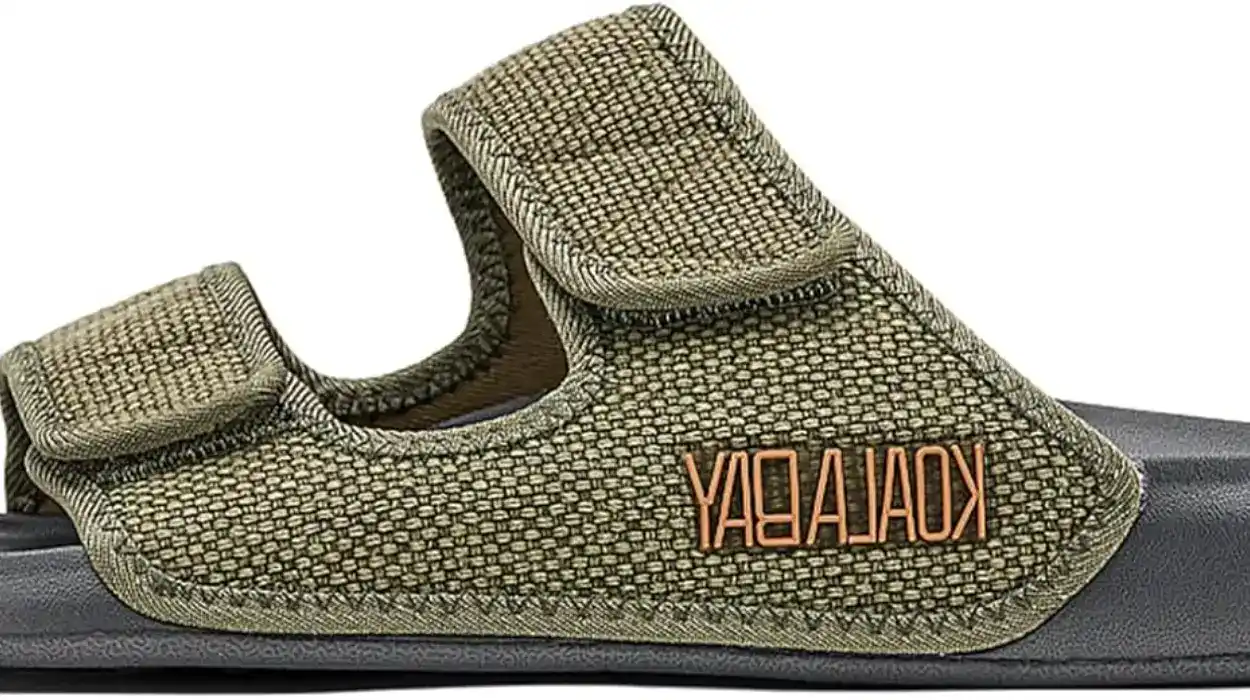 Sandalias Koala Bay tipo pala en verde agro con velcro ajustable