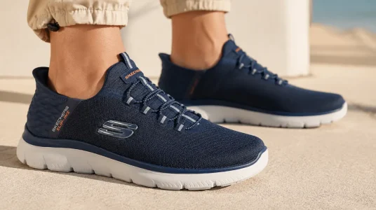 Chollo Zapatillas Skechers Slip-ins: Summits High Range azules para hombre por sólo 48,95€ con envío gratis (-42%)