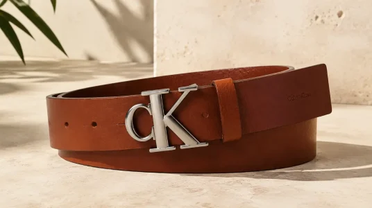 Cinturón Calvin Klein Buckle Smooth con hebilla de monograma