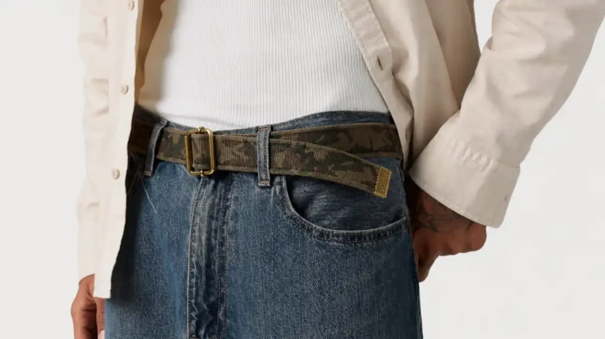 Cinturón de tela Levi's Washed Down Web de camuflaje para hombre