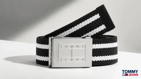 Cinturón Tommy Jeans Ryan Stripe Webbing para hombre, multicolor y ajustable, con hebilla logo