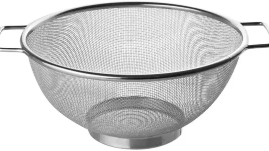 Colador Fackelmann de acero inoxidable de 20 cm para escurrir pasta y verduras