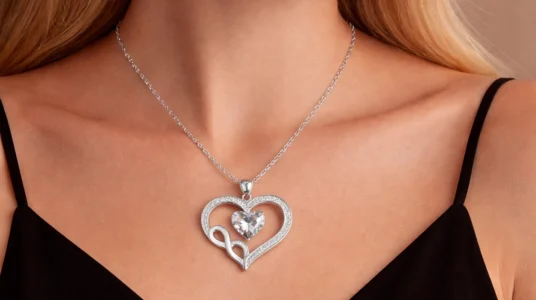 colgante de corazón infinito tusuzik con zirconia cúbica