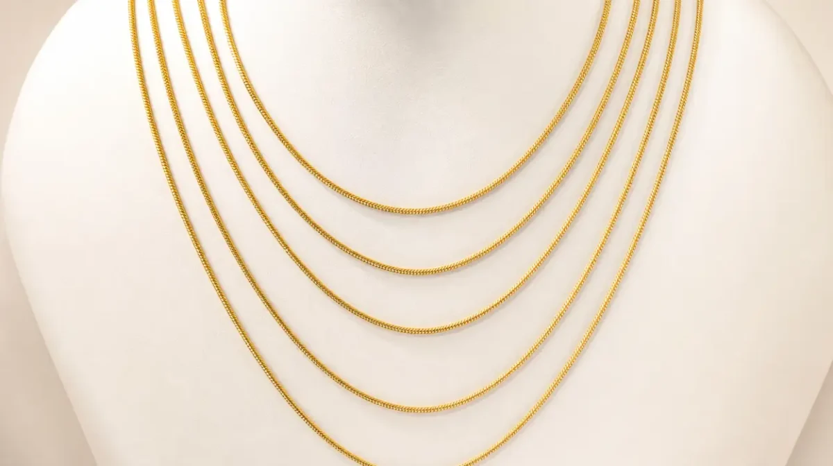 Collar Singularu Cleopatra con baño de oro de 18kt y cinco cadenas