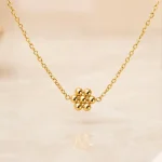 Collar de acero inoxidable bañado en oro Tiny Daisy de Singularu para mujer