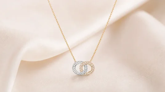 Collar Swarovski Stone de círculos entrelazados con baño en tono oro rosa