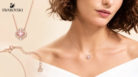 Collar Swarovski Una con trébol rosa y baño en tono oro rosa