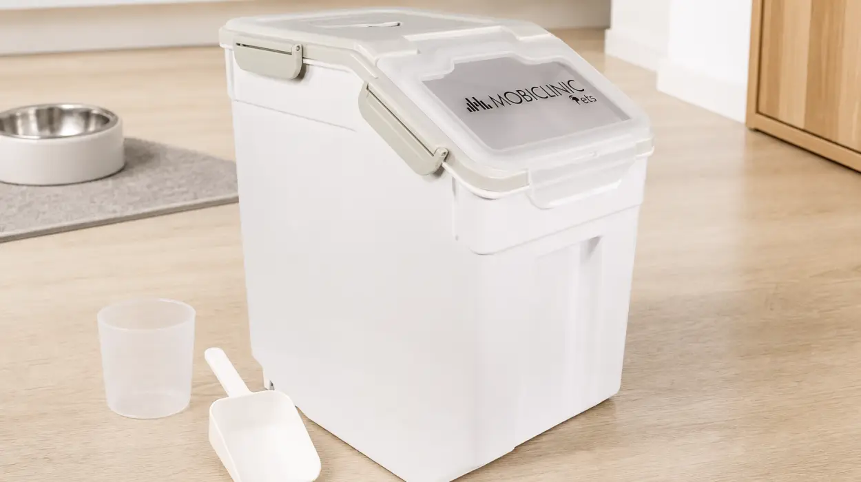 Contenedor de pienso Feedpet de 20L con pala y vaso medidor para mascotas
