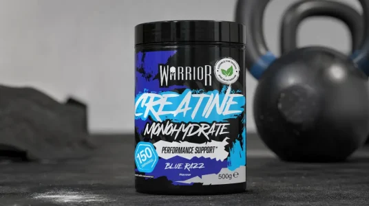Creatina Warrior monohidrato en polvo de 500 g sabor frambuesa azul