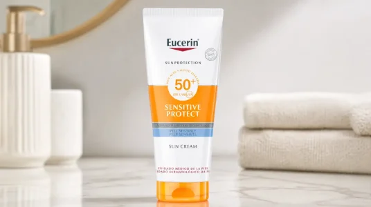Crema solar facial Eucerin Sun Face Sensitive Protect FPS 50+ para pieles sensibles de 50 ml