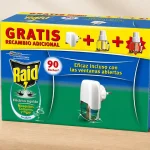 Difusor eléctrico Raid anti mosquitos comunes y tigre con aroma a eucalipto, incluye 2 recambios