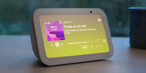Pack Echo Show 5 (3ª Generación) + enchufe inteligente WiZ