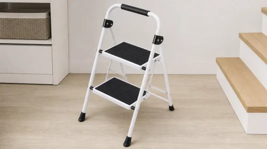 Escalera KINGRACK de 2 peldaños, plegable y con plataforma antideslizante