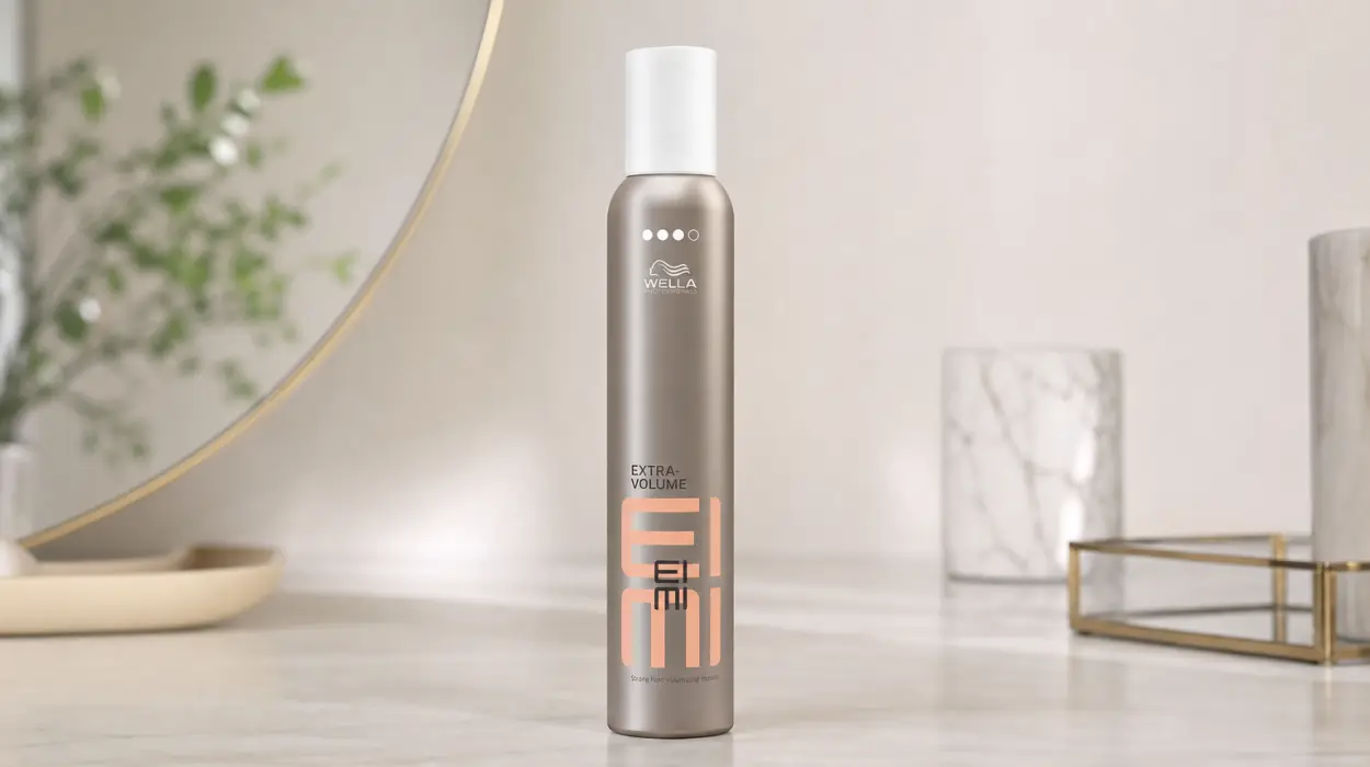 Espuma de peinado Wella Professionals EIMI Extra-Volume de 300 ml con volumen y fijación fuerte
