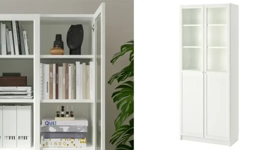 Librería BILLY con puerta de vidrio