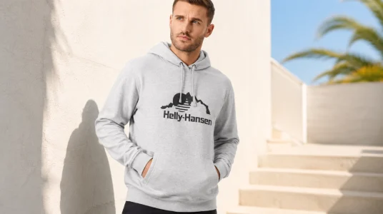 Estilo y comodidad en la sudadera Nord Graphic de Helly Hansen, con gráficos de inspiración noruega
