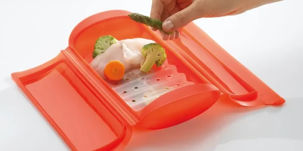Bandeja translúcida Lékué para cocinar al vapor