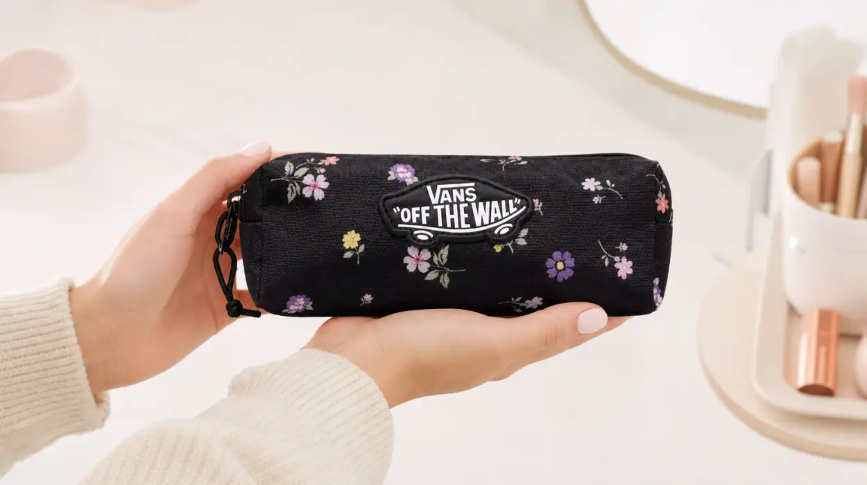Estuche Vans Old Skool para llevar lápices y bolígrafos organizados