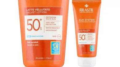 Fotoprotector Rilastil Sun System SPF 50+ con textura aterciopelada, hipoalergénico y resistente al agua