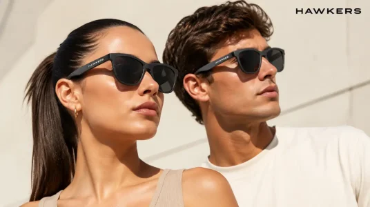 Gafas de sol Hawkers Carbon One unisex con montura negra mate y lentes polarizadas