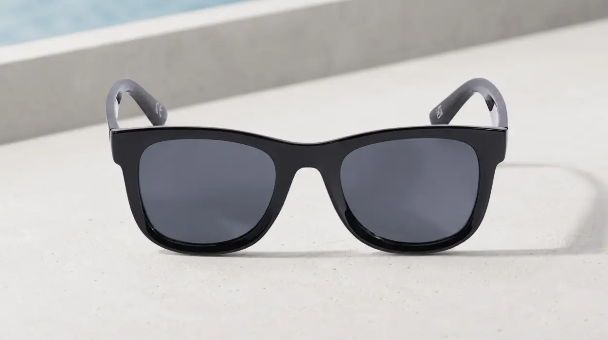 Gafas de sol Vans Spicoli con protección UVA/UVB 400 y montura negra