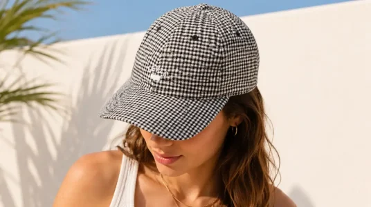 Gorra Levi's Lazy Girl con logotipo de caviar, ajustable y de algodón