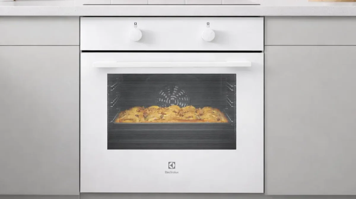Horno integrable Electrolux CKB101W de 60 cm con 6 funciones y AquaClean
