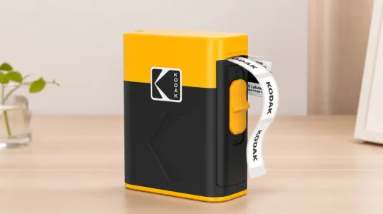 Impresora instantánea Kodak New Label Era M50 con tecnología térmica y 12 rollos de etiquetas autoadhesivas
