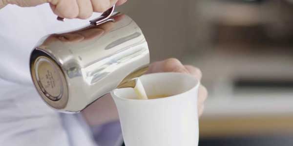Jarra espumadora de leche Delonghi oferta