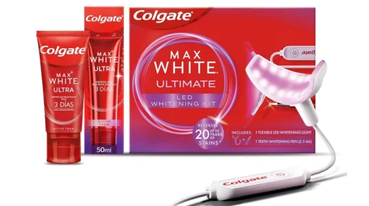 kit de blanqueamiento dental Colgate LED Max White Ultimate + pasta de dientes Max White