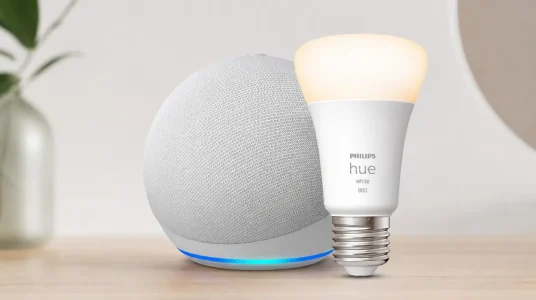 Echo Dot 5.ª gen y Philips Hue White: kit de inicio para un hogar inteligente