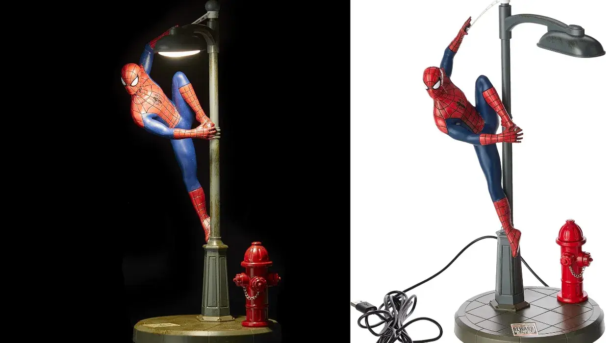 Lámpara de escritorio Spiderman de Paladone con diseño de farola