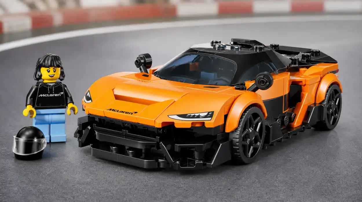 LEGO Speed Champions McLaren W1 con minifigura de piloto