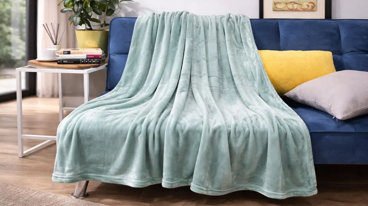 Manta de microfibra HTE para sofá y cama