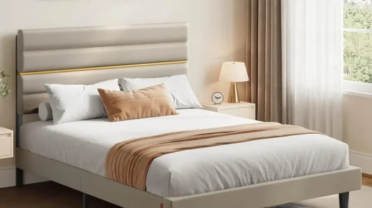 Marco de Cama Matrimonial Vasagle con cabecero ajustable y estructura de metal y madera