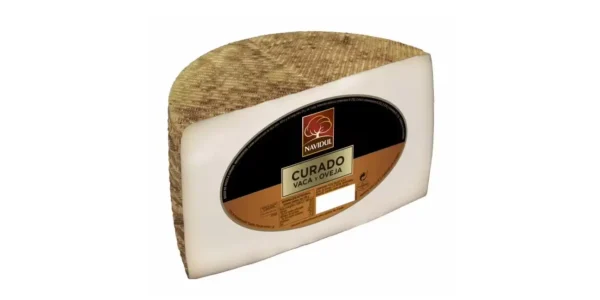 Medio queso curado Navidul de vaca y oveja