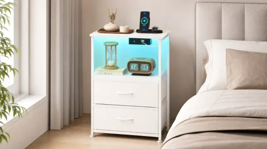 Mesitas de noche Coleshome con enchufe, 2 puertos USB y luces LED, incluye 2 cajones de tela y espacio de almacenamiento