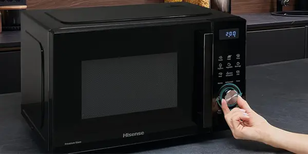Microondas digital Hisense H23MOBSD1H de 23l con grill