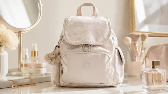 Mochila pequeña Kipling City Pack Mini con bolsillo para móvil y cierre de cremallera