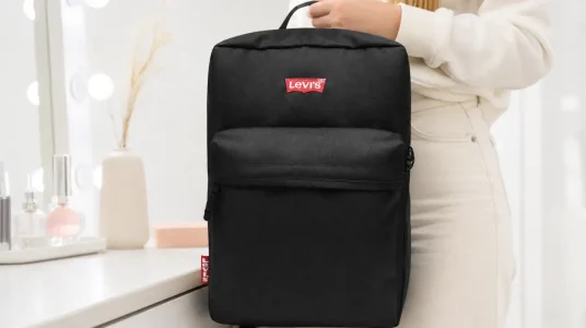Mochila unisex Levi's L-Pack Standard Issue negra y resistente