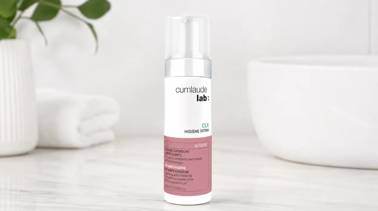 Jabón Mousse de higiene íntima Cumlaude Lab CLX de 165 ml