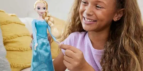 Elsa Frozen con look Reina del Hielo de Mattel oferta