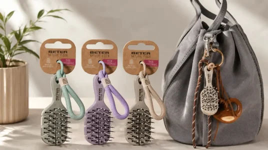 Pack Beter Charm: 3 mini cepillos Natural Fiber con cadena, cómodos y suaves para desenredar