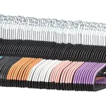 Pack de 60 perchas Amazon Basics antideslizantes con 10 pinzas