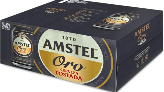 Pack de 12 latas de Amstel Oro, cerveza tostada de 33 cl cada una