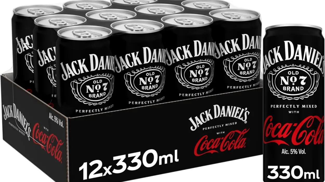 Disfruta del combinado clásico en cualquier lugar: pack de 12 latas de Jack Daniel's & Coca-Cola