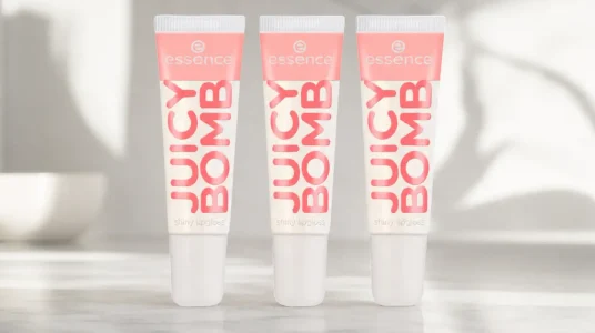 Pack de 3 brillos de labios Essence Juicy Bomb 101 de acabado ultrabrillante