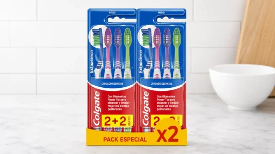 Pack 2+2 de cepillos de dientes Colgate Extra Clean de dureza media