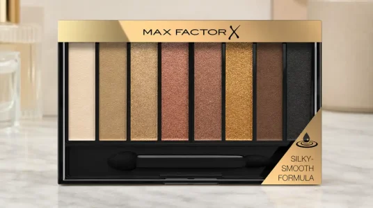 Paleta de sombras Max Factor Masterpiece Nude con 8 tonos y 4 acabados